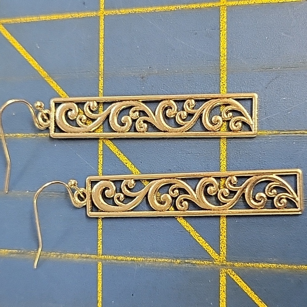 Filigree Rectangle Silver Tone Earrings 12$